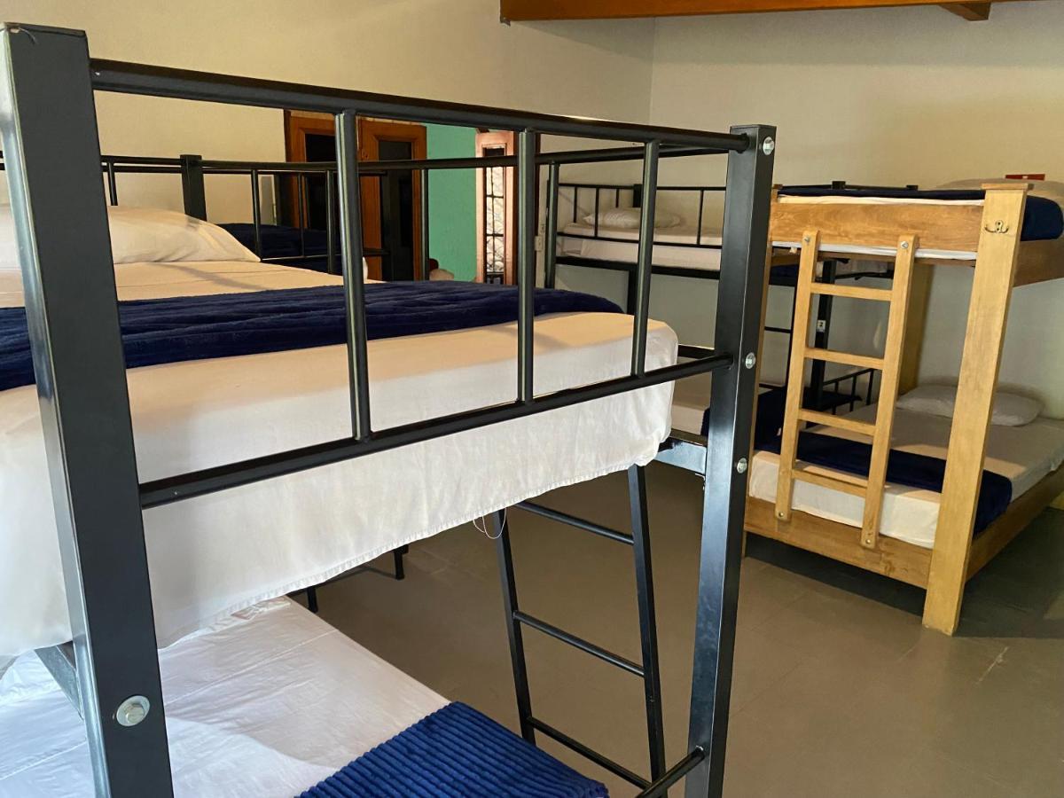 Yolo Hostel 메딜린 외부 사진